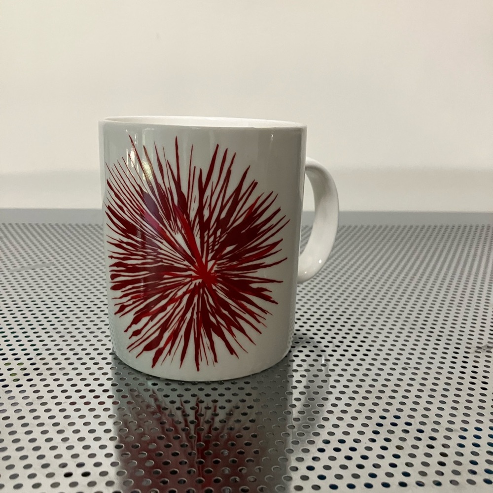 Starbucks Coffee Red and White Starburst Fireworks 2014 Coffee Tea Mug